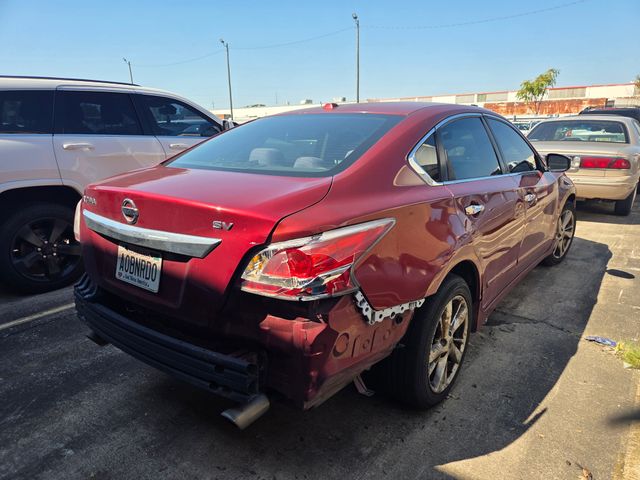 2015 NISSAN Altima photo 3 of 4