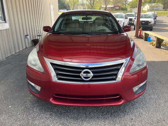 2015 NISSAN Altima photo 2 of 13