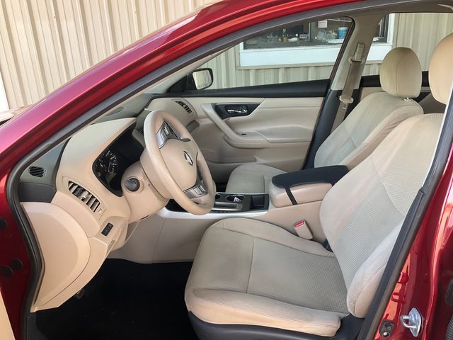 2015 NISSAN Altima photo 10 of 13