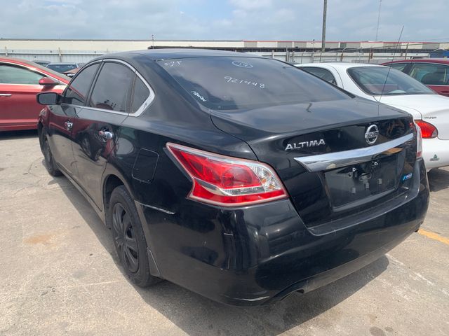 2014 NISSAN Altima photo 4 of 5