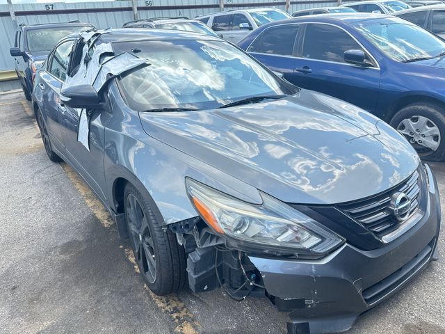 2018 NISSAN Altima photo 2 of 7