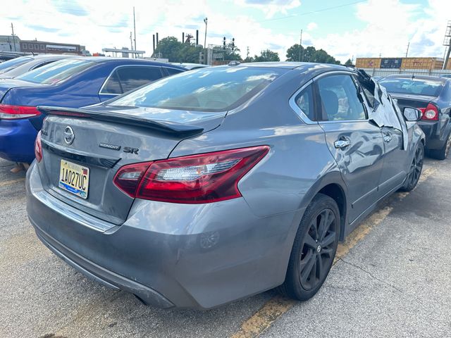 2018 NISSAN Altima photo 4 of 7