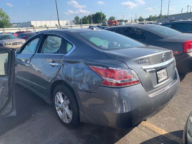 2015 NISSAN Altima photo 4 of 4