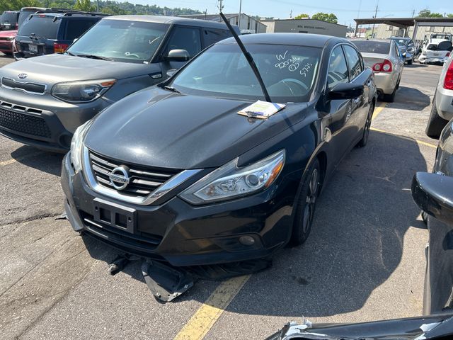 2017 NISSAN Altima photo 1 of 4