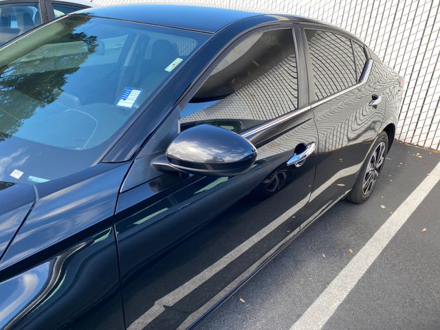 2020 NISSAN Altima photo 6 of 20
