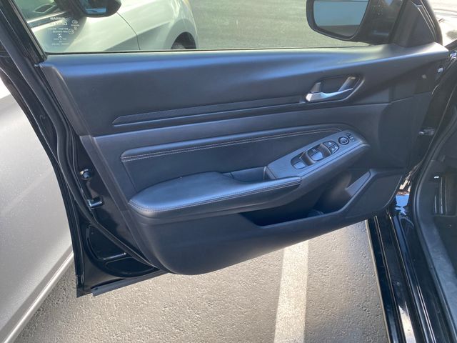 2020 NISSAN Altima photo 16 of 20