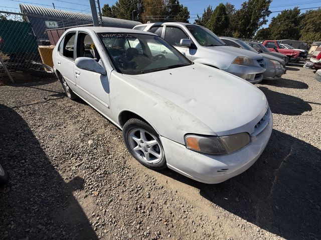 1999 NISSAN Altima photo 5 of 11