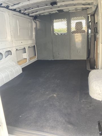 2021 NISSAN NV photo 5 of 14
