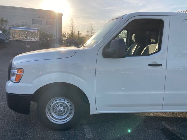 2021 NISSAN NV photo 2 of 14