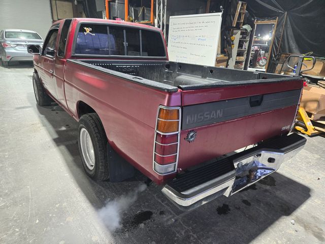1993 NISSAN Pickup photo 2 of 13