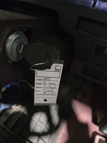 1993 NISSAN Pickup photo 6 of 13