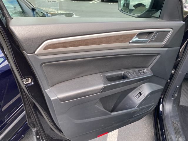 2019 VOLKSWAGEN Atlas photo 16 of 23