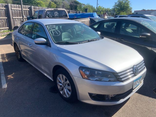 2014 VOLKSWAGEN Passat photo 3 of 4