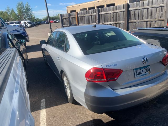 2014 VOLKSWAGEN Passat photo 4 of 4