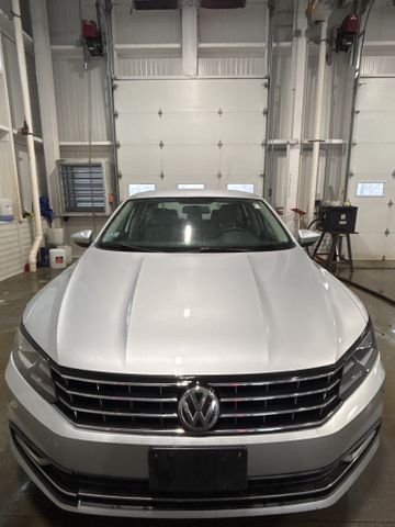 2017 VOLKSWAGEN Passat photo 5 of 8