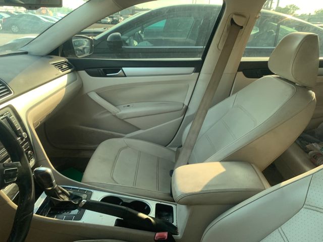 2013 VOLKSWAGEN Passat photo 6 of 6