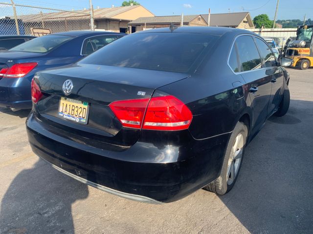 2013 VOLKSWAGEN Passat photo 4 of 6