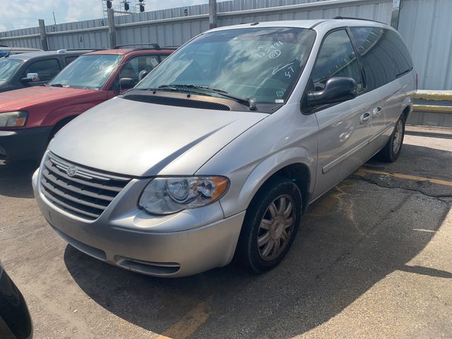 2007 CHRYSLER Town and Country photo 1 of 6