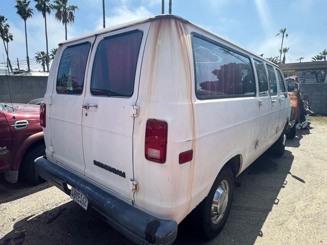1991 Dodge Ram Wagon photo 3 of 5