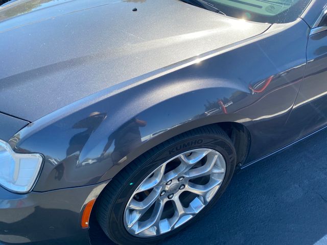 2016 CHRYSLER 300 photo 5 of 21
