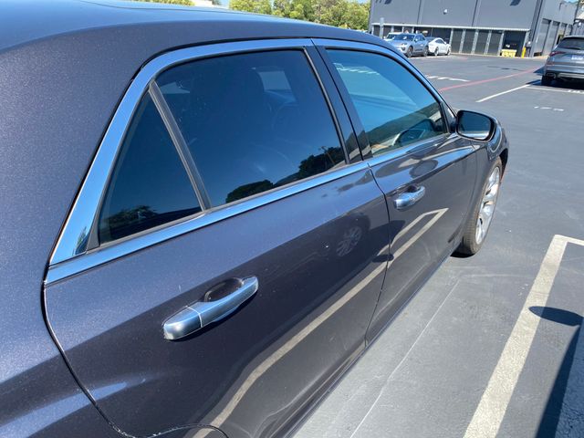 2016 CHRYSLER 300 photo 11 of 21