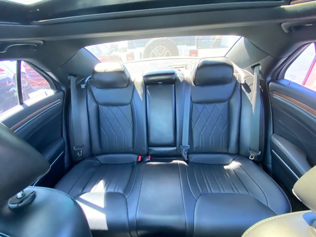 2016 CHRYSLER 300 photo 17 of 21