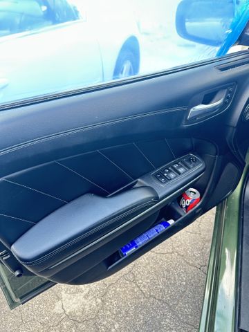2019 DODGE Charger photo 8 of 10
