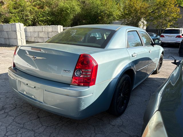 2009 CHRYSLER 300 photo 3 of 4