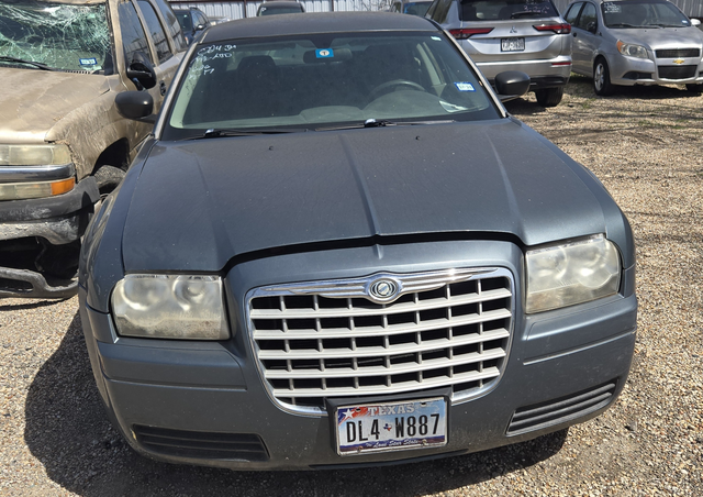 2006 CHRYSLER 300 photo 2 of 4