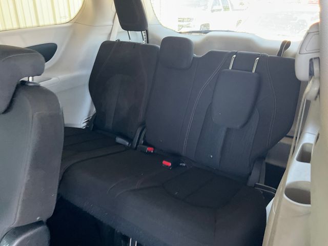 2017 CHRYSLER Pacifica photo 12 of 13