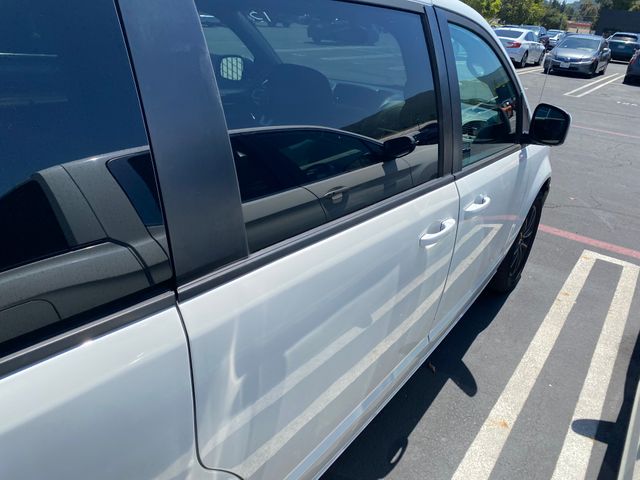 2018 DODGE Grand Caravan photo 11 of 17
