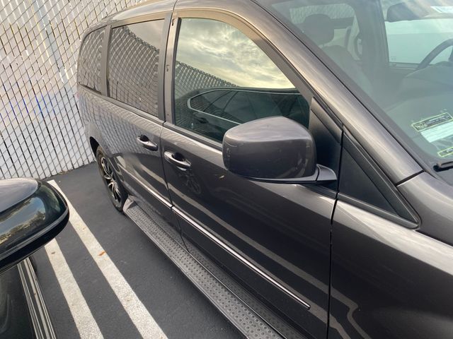 2016 DODGE Grand Caravan photo 12 of 20