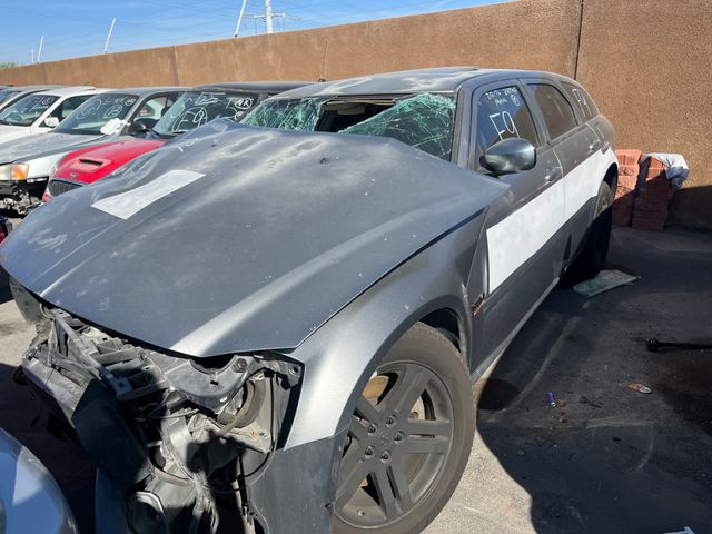 2006 Dodge Magnum photo 2 of 6