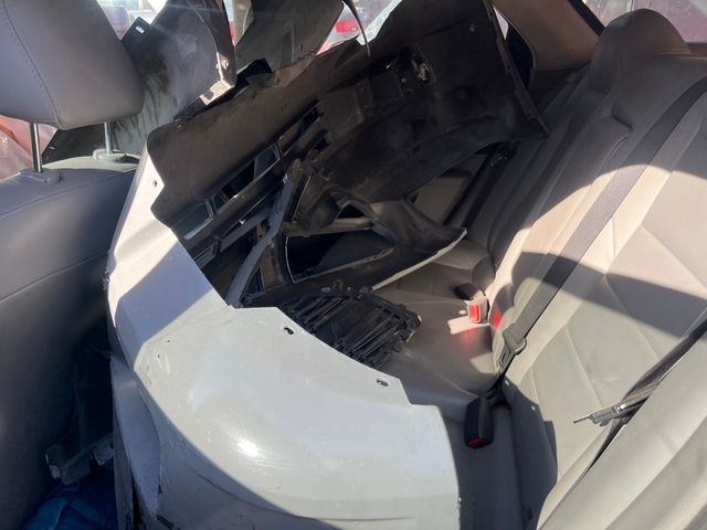 2006 Dodge Magnum photo 4 of 6