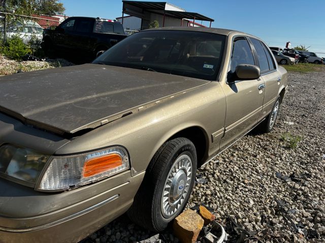 2000 FORD Crown Victoria photo 2 of 4