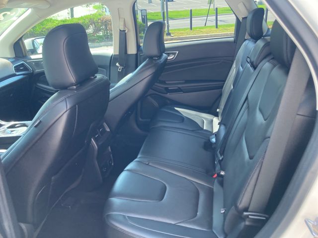 2022 FORD Edge photo 8 of 11