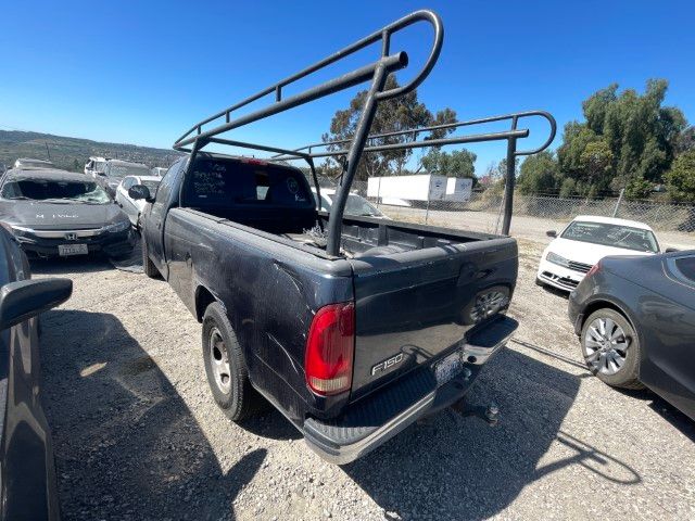2001 Ford F-150 photo 2 of 5