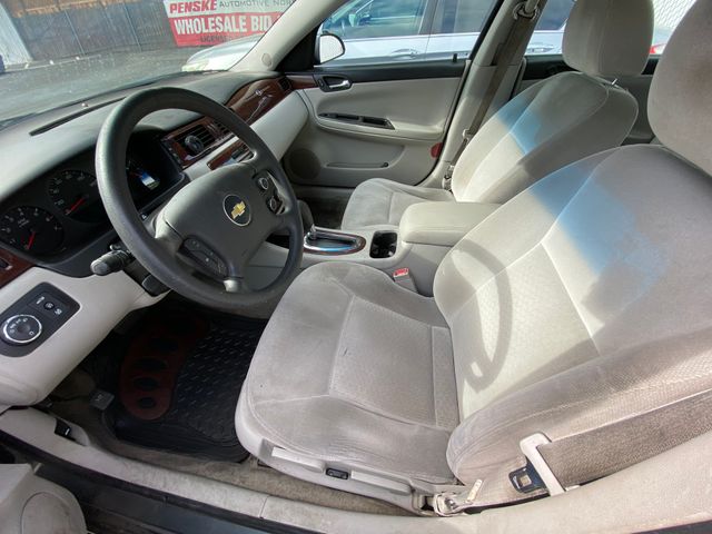 2011 Chevrolet Impala photo 20 of 22