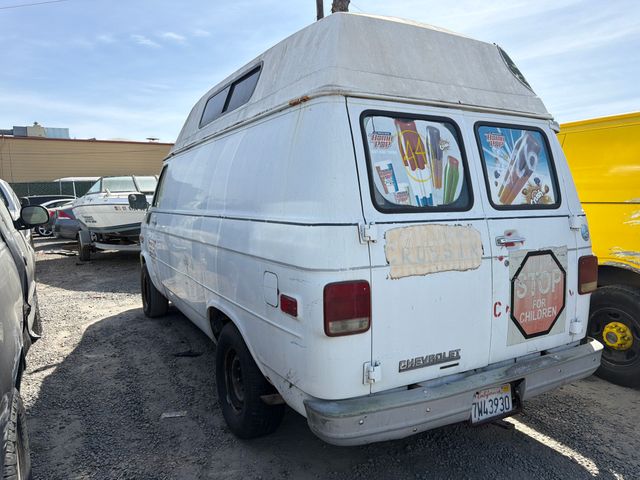 1989 Chevrolet G20 Van photo 2 of 5