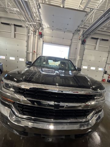 2018 Chevrolet Silverado 1500 photo 5 of 8