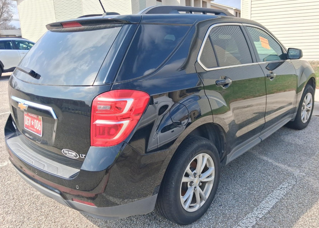 2017 CHEVROLET Equinox photo 4 of 9