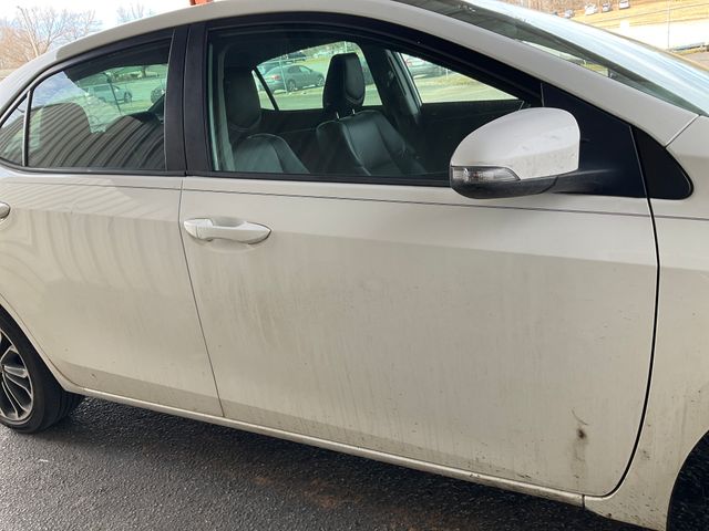 2015 TOYOTA Corolla photo 4 of 13