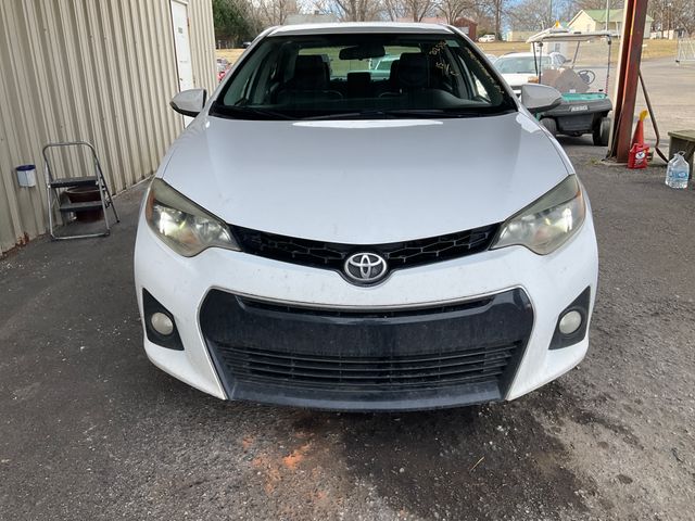 2015 TOYOTA Corolla photo 2 of 13