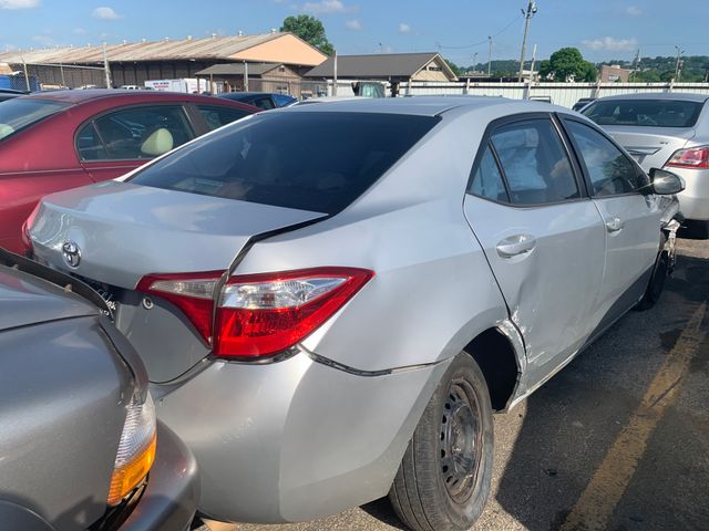 2016 TOYOTA Corolla photo 3 of 4