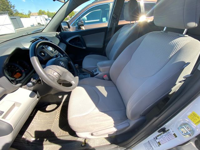2011 TOYOTA RAV4 photo 16 of 19