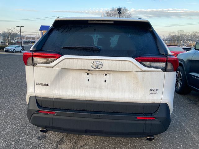 2021 Toyota RAV4 photo 3 of 11