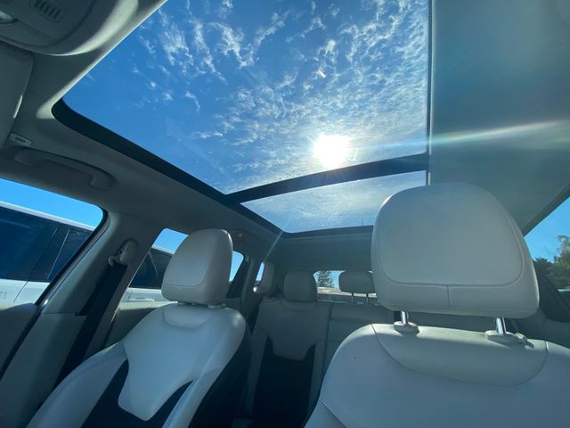 2019 Jeep Compass photo 18 of 19