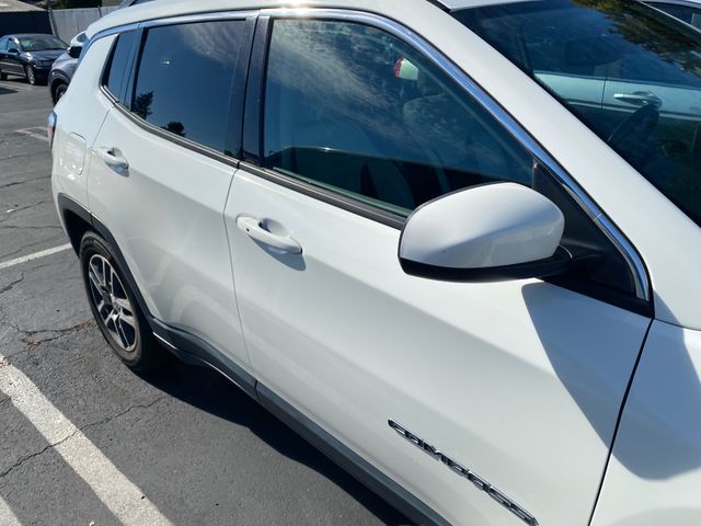2019 Jeep Compass photo 12 of 19