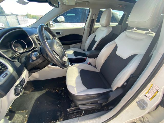 2019 Jeep Compass photo 16 of 19