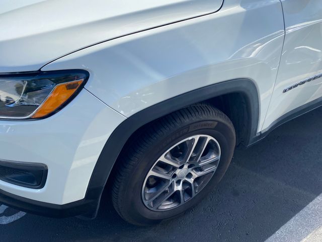 2019 Jeep Compass photo 5 of 19